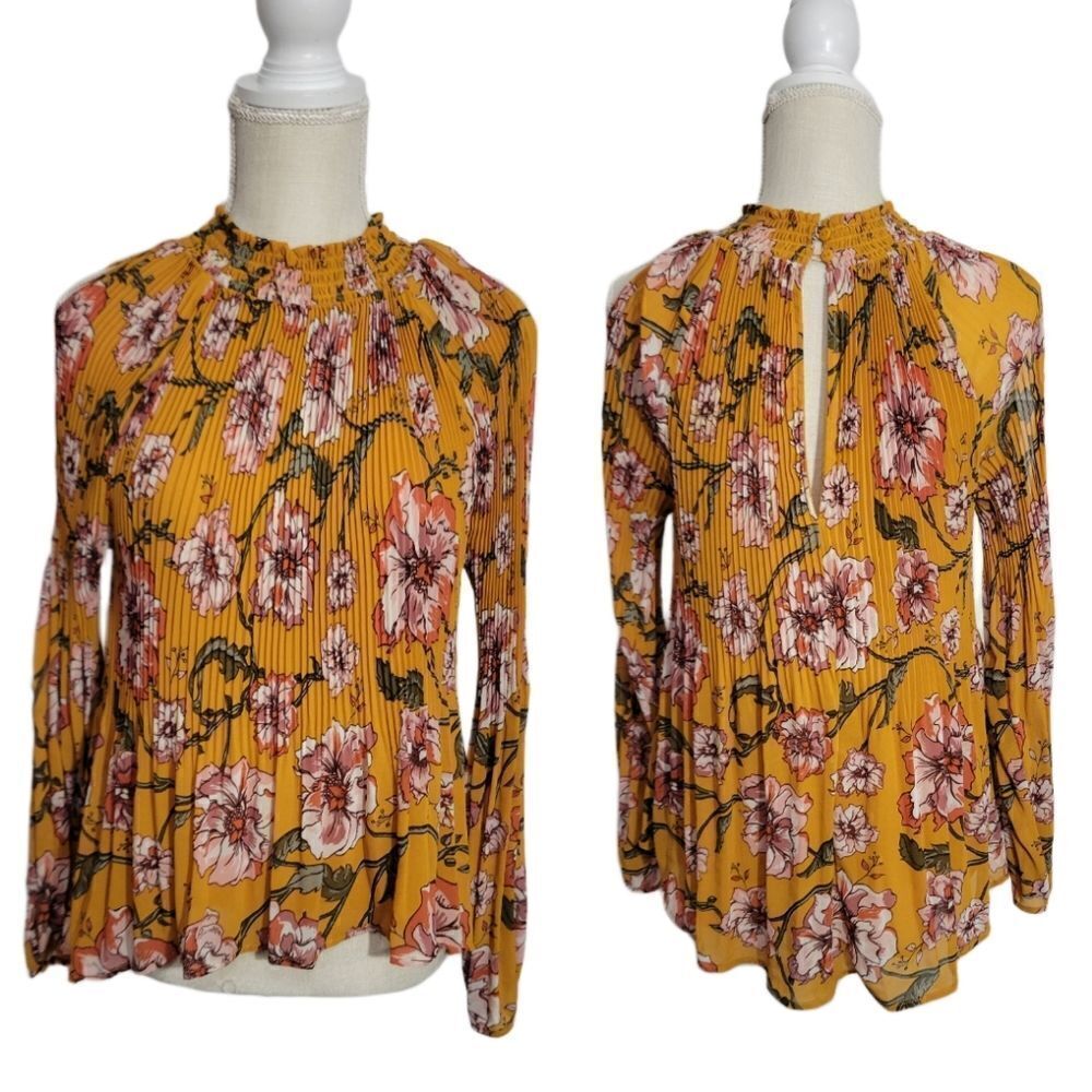 Xoxo pleated blouse open shoulders
